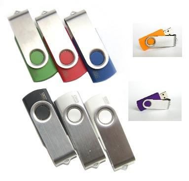 Zestaw kolorowych pendrive'ów z obrotową metalową obudową, przeznaczonych do personalizacji logo firmy na szkolenia.